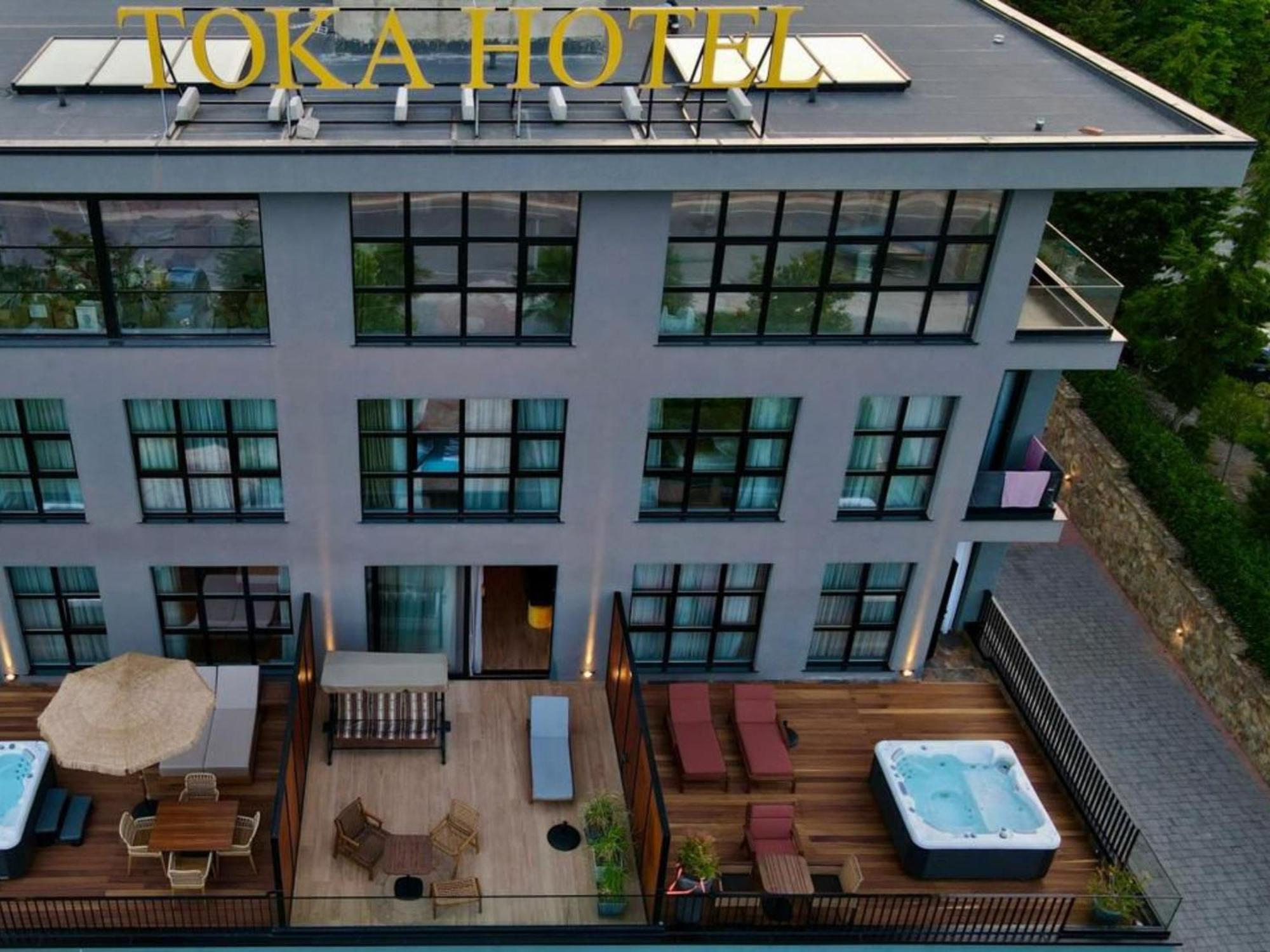 Toka Hotel Restaurant Udenisht Extérieur photo