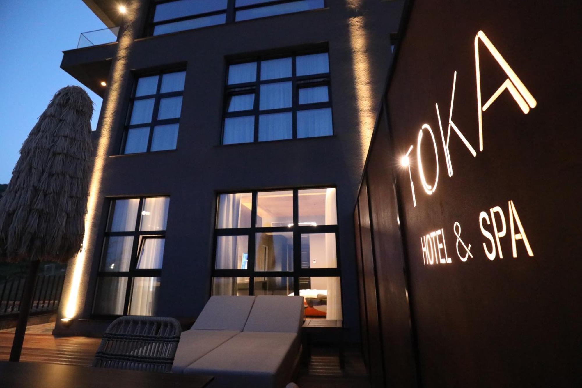 Toka Hotel Restaurant Udenisht Extérieur photo