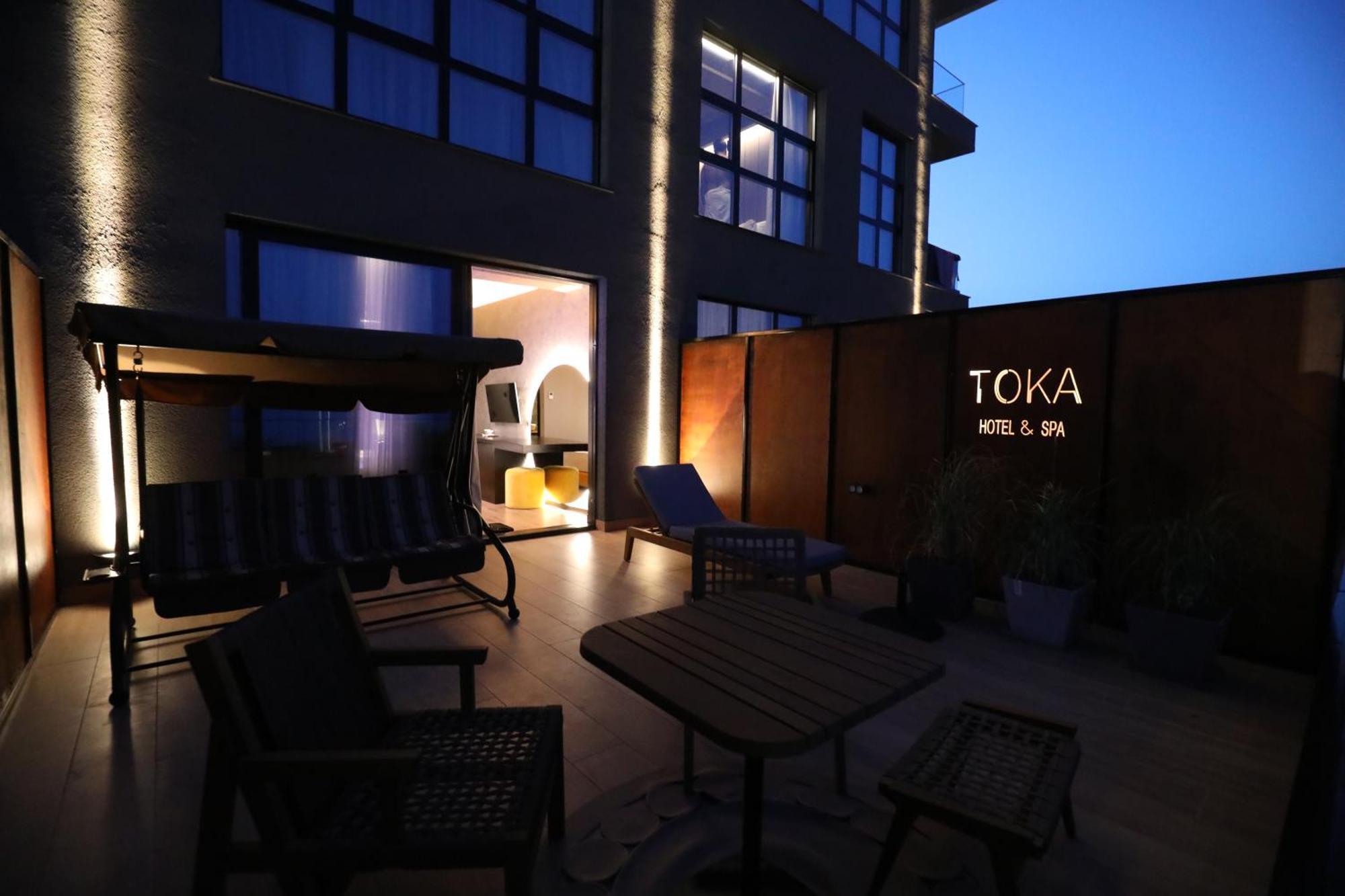 Toka Hotel Restaurant Udenisht Extérieur photo
