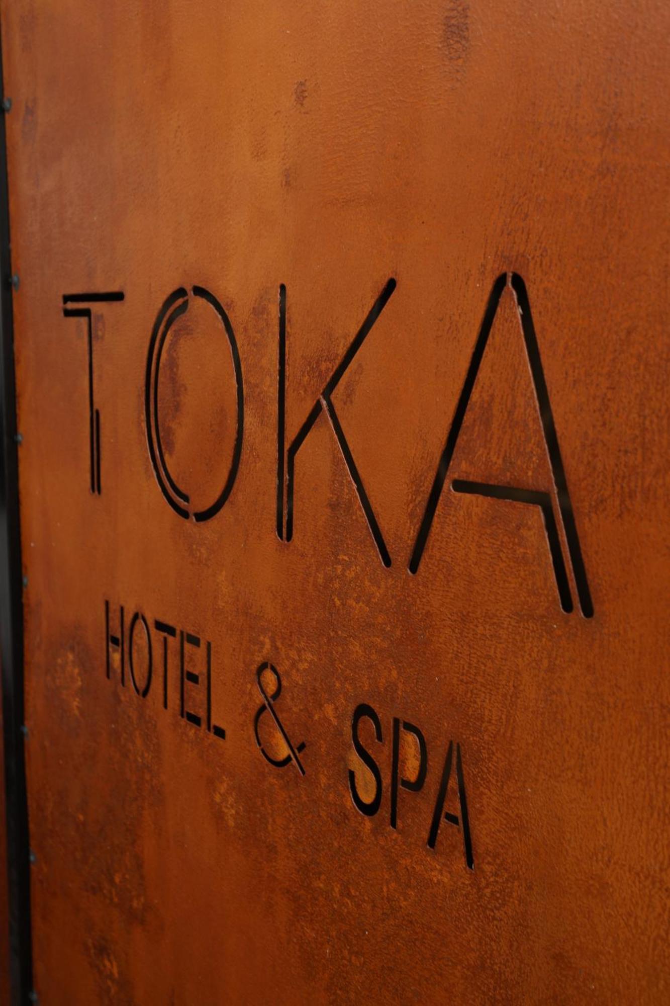 Toka Hotel Restaurant Udenisht Extérieur photo