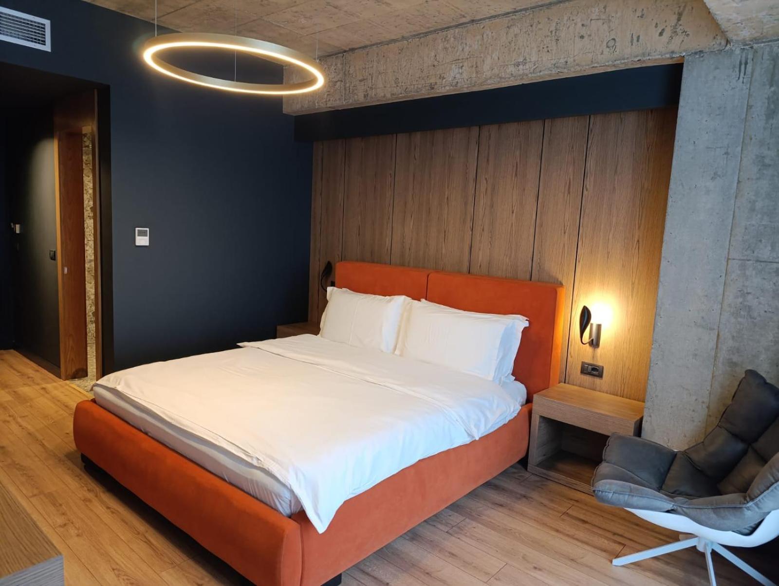 Toka Hotel Restaurant Udenisht Extérieur photo