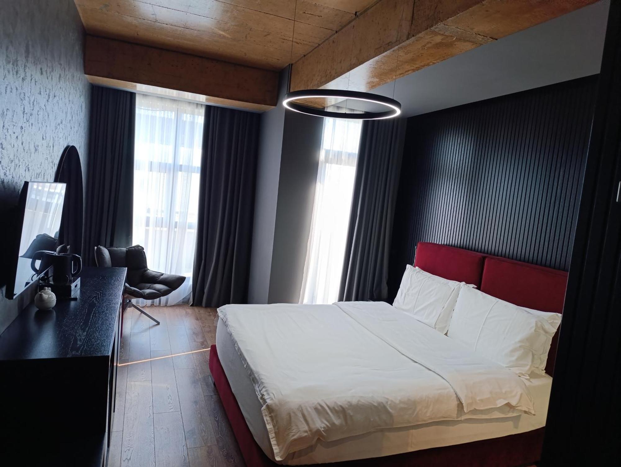 Toka Hotel Restaurant Udenisht Extérieur photo