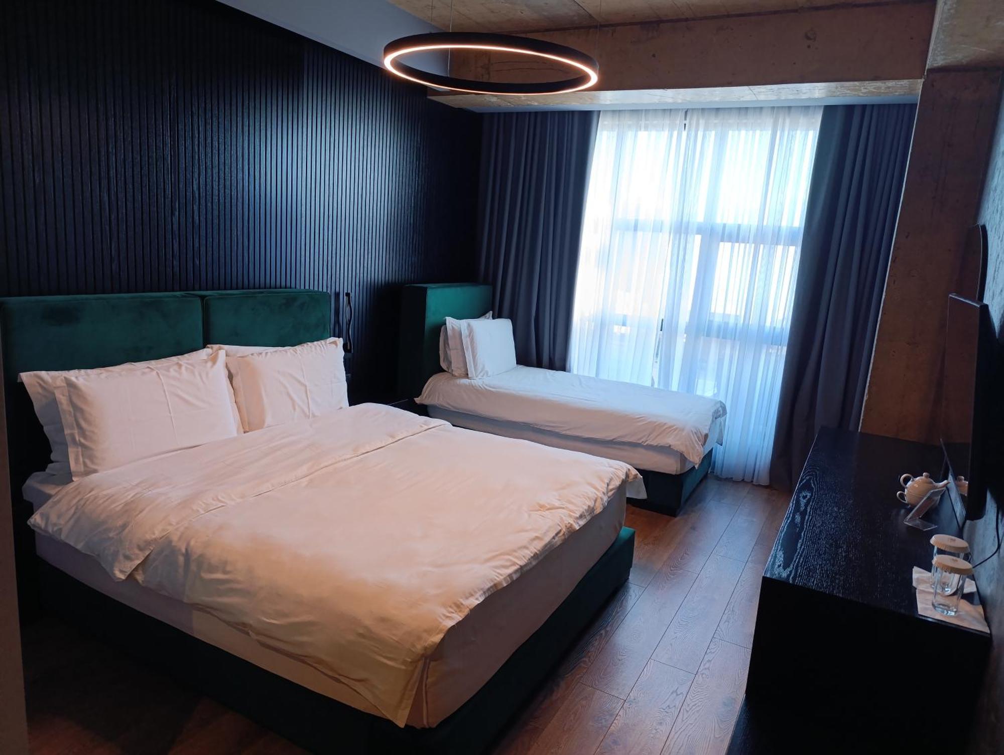 Toka Hotel Restaurant Udenisht Extérieur photo